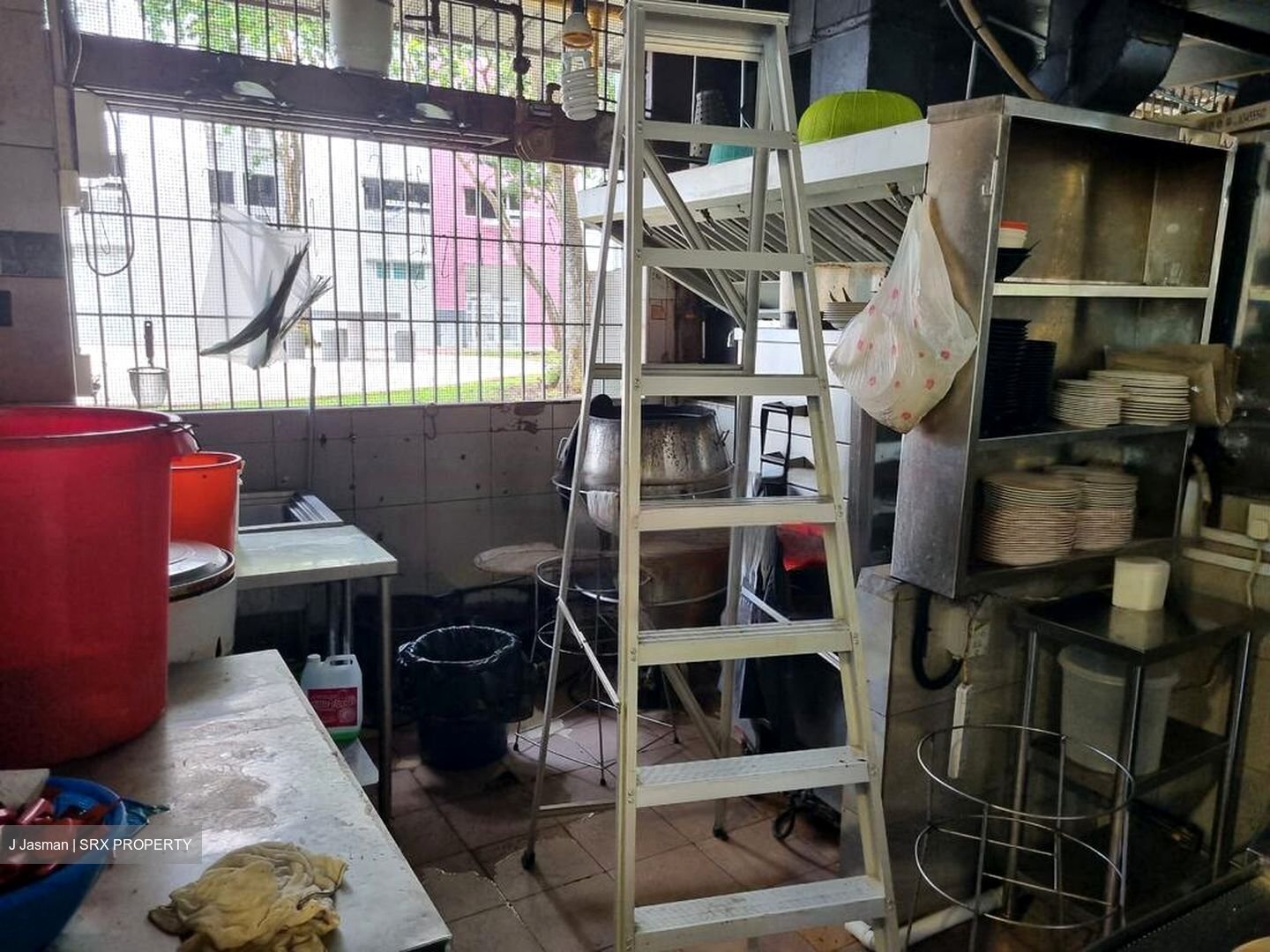 Yio Chu Kang Green (D20), Retail #456227001